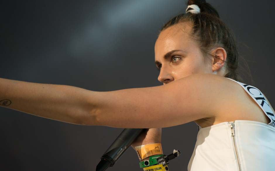 Mø beim Roskilde Festival 2014