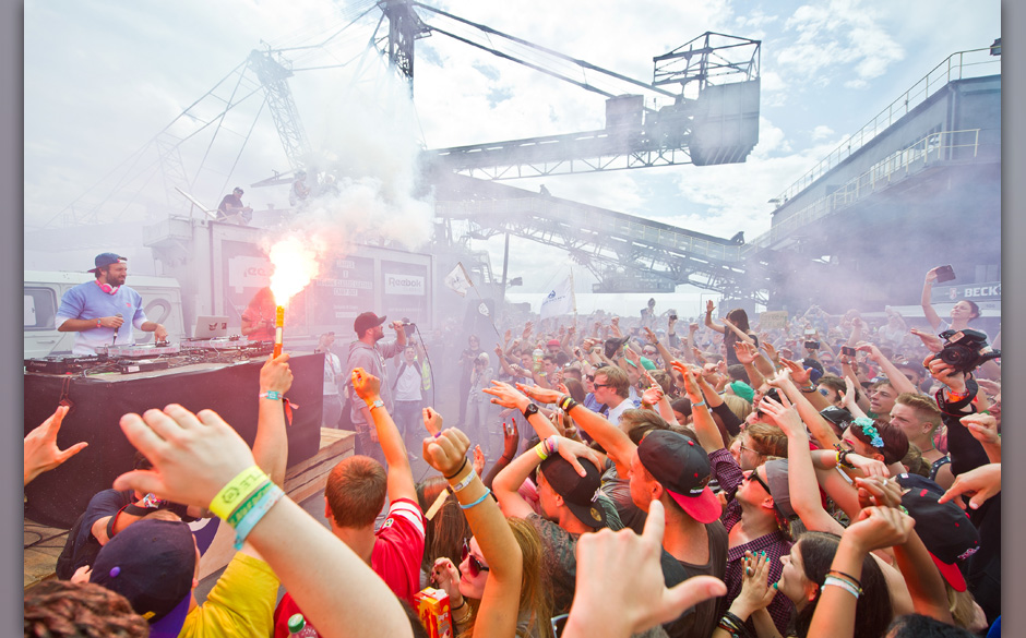 Festivalbesucher tanzen am 12.07.2014 auf dem Gel‰nde des Hip-Hop Festival ´Splashª in Gr‰fenhainichen (Sachsen-Anha...