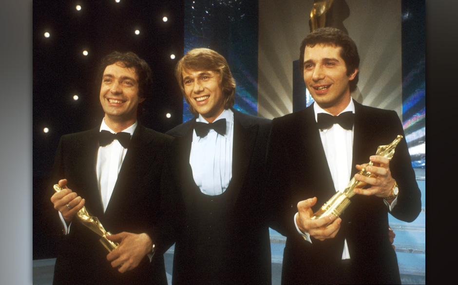 Roland Kaiser, Oliver Onions, Fernseh-Show "Die schoensten Melodien der Welt", Preis, Smoking, (Photo by Peter Bischoff/Ge...