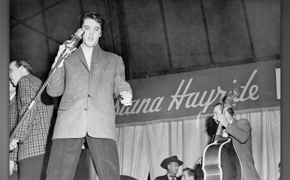 UNSPECIFIED - CIRCA 1970:  Photo of Elvis Presley  Photo by Michael Ochs Archives/Getty Images