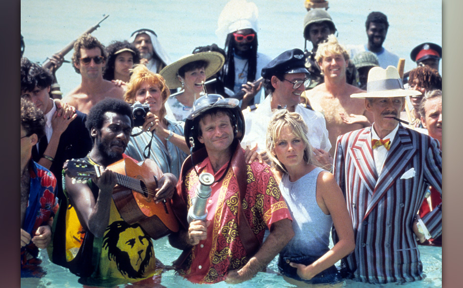 Robin Williams And Twiggy In 'Club Paradise'