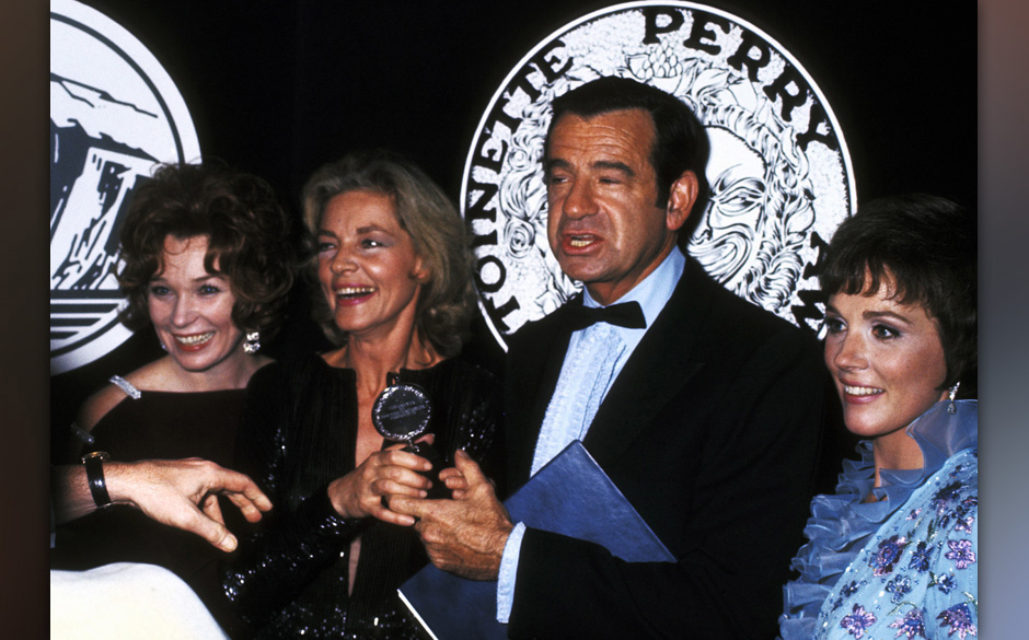 Shirley MacLaine, Lauren Bacall, Walter Matthau und Julie Andrews bei den Tony Awards 1970