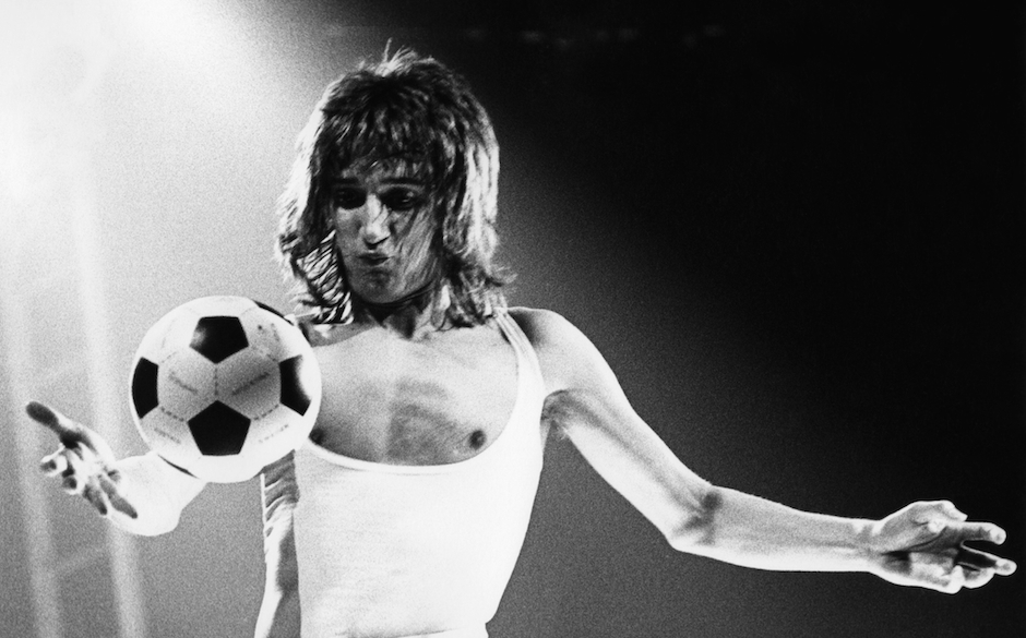 UNITED KINGDOM - DECEMBER 18:  Photo of FACES and Rod STEWART; Rod Stewart performing live onstage at the Apollo, throwing...