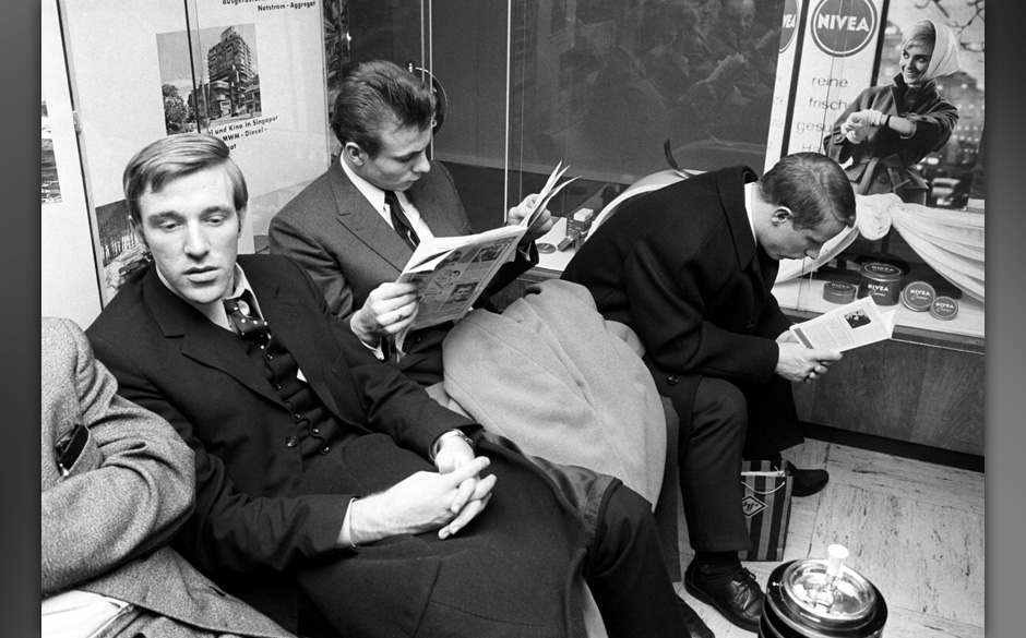Nationalmannschaft: am 15. Dezember 1967 vor dem Abflug zum EM-Qualifikationsspiel in Tirana.