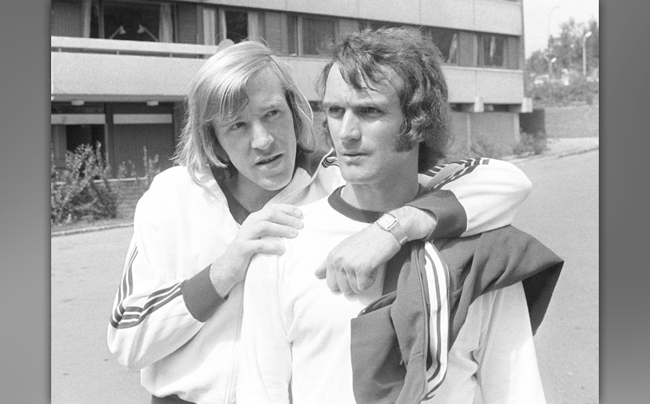 Beim Training der Nationalmannschaft in Oslo am 23.06.1971, mit Wolfgang Overath
