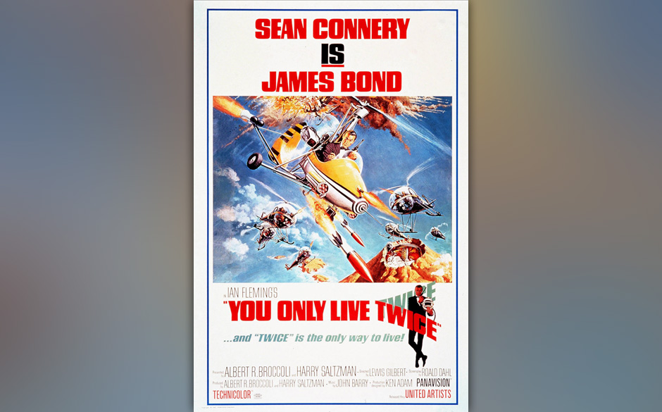 4. Nancy Sinatra: "You Only Live Twice". Wären Lieder Tiere, dieses hier wäre ein Pfau. John Barry schrieb die Melodie u...