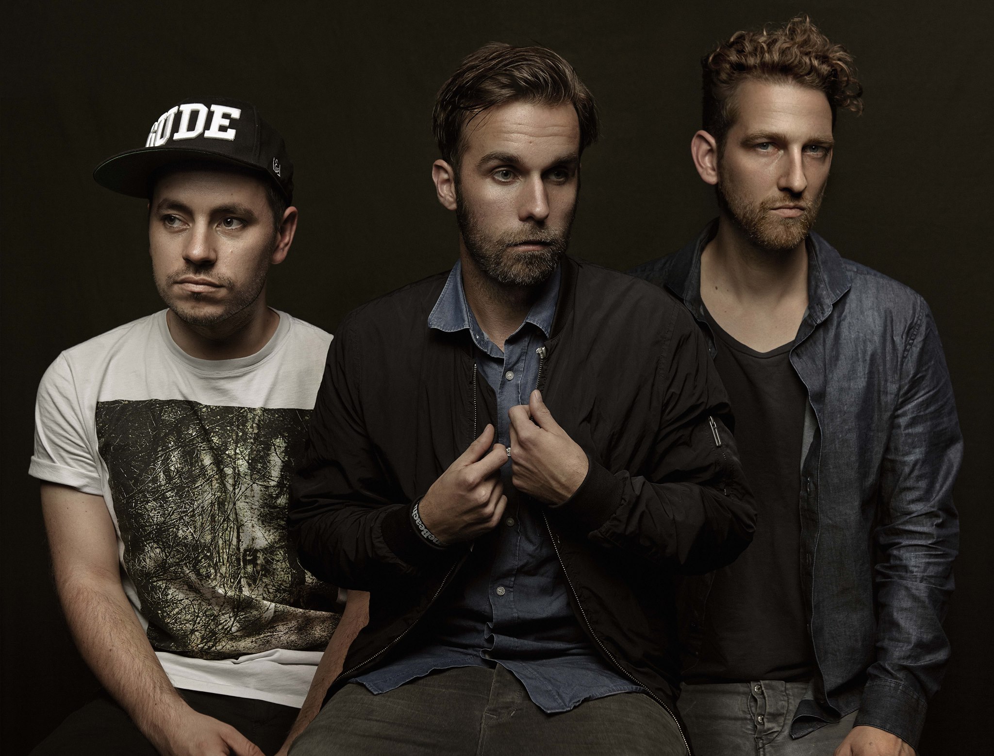 OK Kid, Hessen.
Lakonischer, langsamer Rap über atmosphärischer, unschwülstiger Elektronik-Landschaft. Beachtlich.