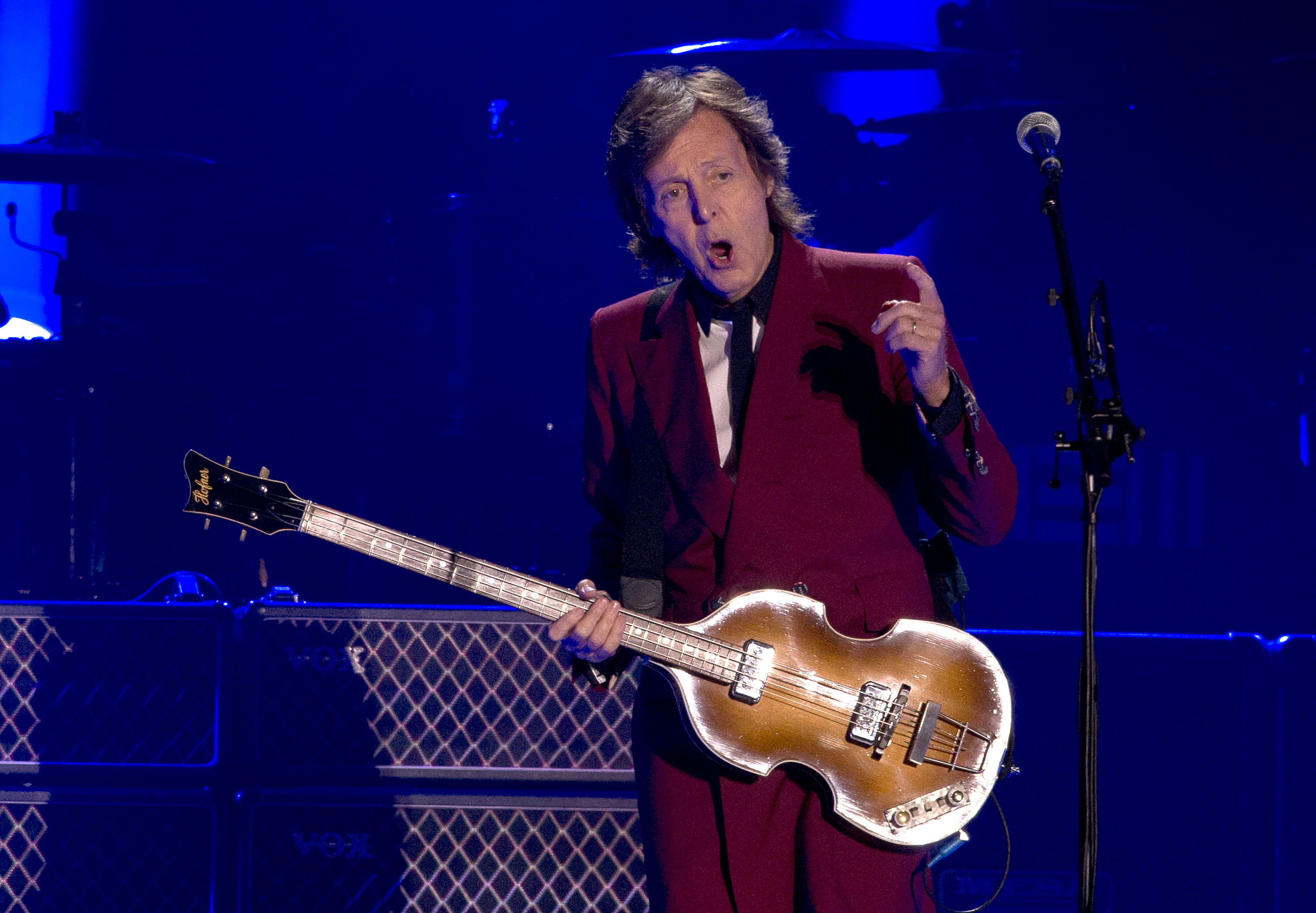 SAN FRANCISCO, CA - AUGUST 14:  Sir Paul McCartney performs live at the last event 'Farewell to Candlestick' concert at Ca...