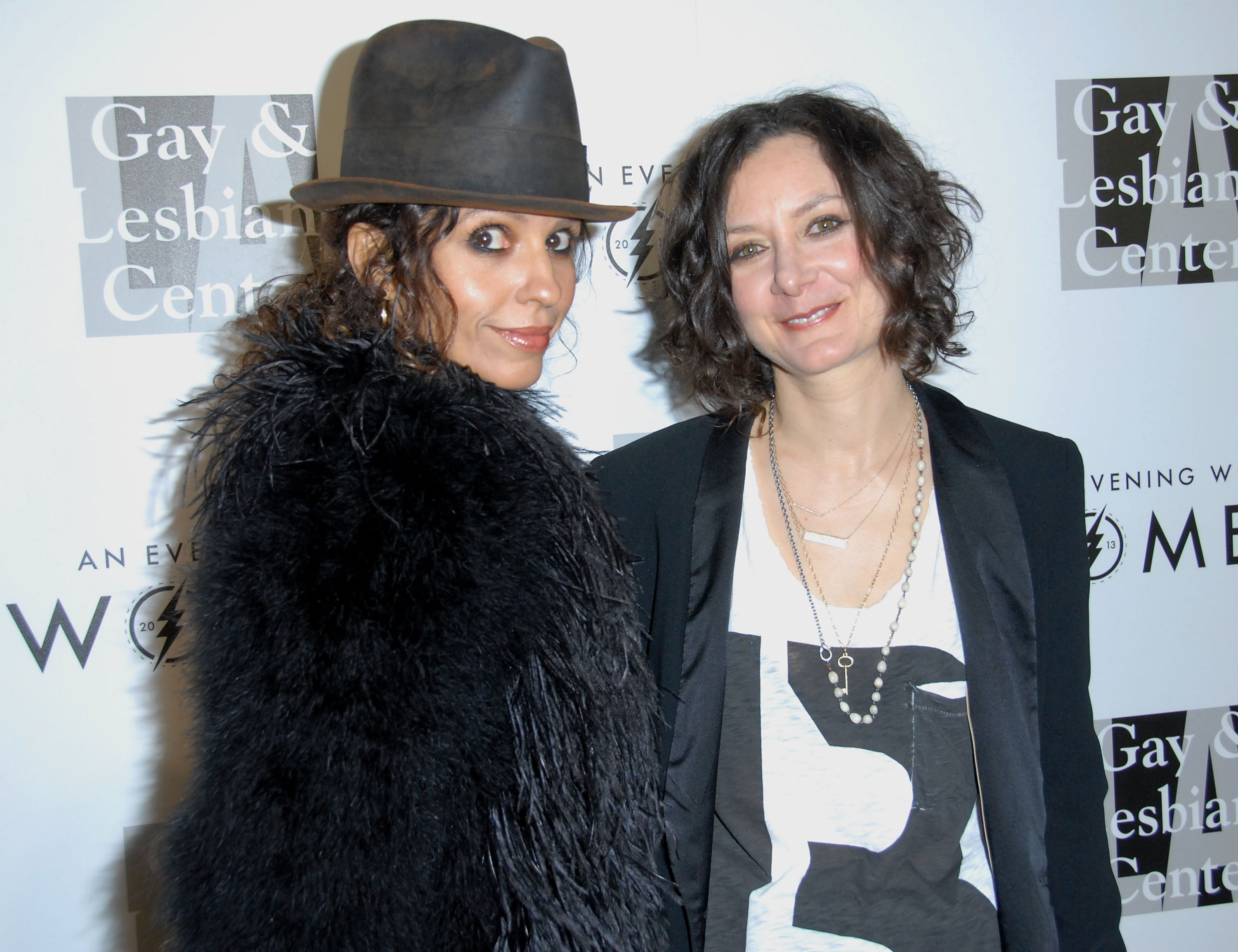 BEVERLY HILLS, CA - MAY 18:  Musician Linda Perry (L) and actress Sara Gilbert attend the L.A. Gay & Lesbian Center's 2013...