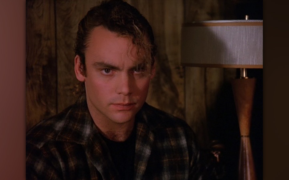 Leo Johnson (Eric Da Re). Nicht nur ein furchterregender Diktator von einem Ehemann für seine Frau Shelly, sondern auch e...