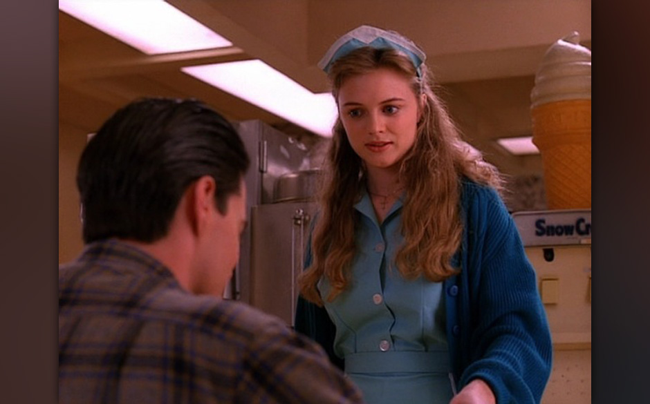 Annie Blackburn (Heather Graham).
Graham war die Darstellerin, die – wenn auch nur kurzzeitig – wohl die größte Karr...