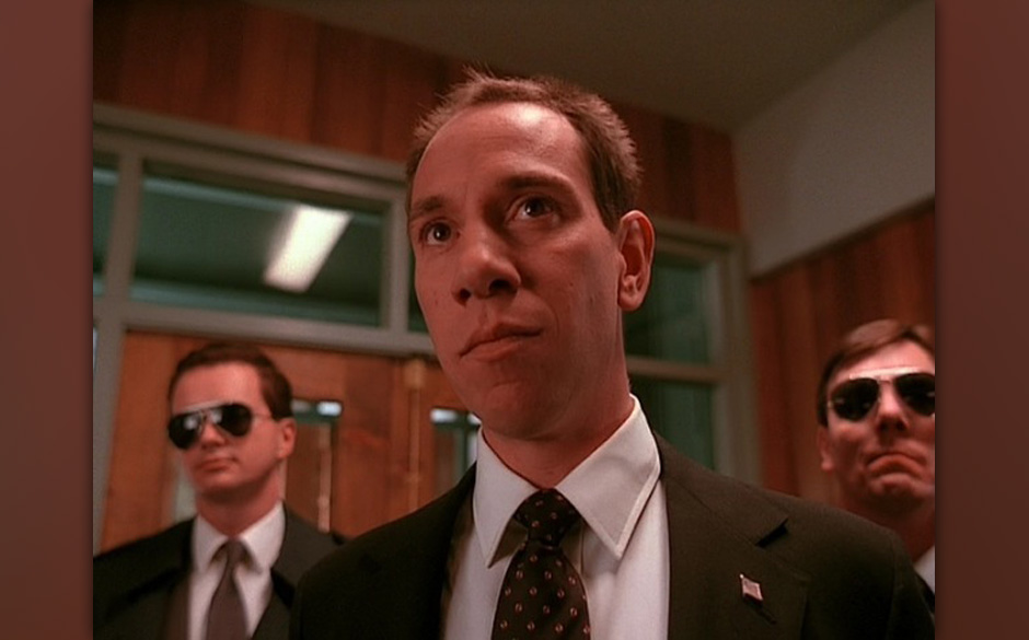 Albert Rosenfield (Miguel Ferrer). Forensiker und Zyniker vom Dienst. Das provinzielle Leben in der Kleinstadt findet Rose...