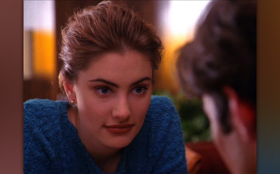 Shelly Johnson (Mädchen Amick).
Eines der "Twin Peaks"-Girls: Arbeitet  im Double R Diner, wird von ihrem gewalttätigen ...