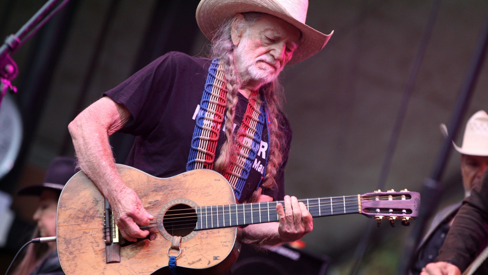 SAN FRANCISCO, CA - AUGUST 11:  Musician Willie Nelson performs at the Sutro Stage during Day 3 of the 2013 Outside Lands Mus