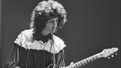 Guitarist Brian May performing with British rock group Queen, UK, November 1973. (Photo by Michael Putland/Getty Images)