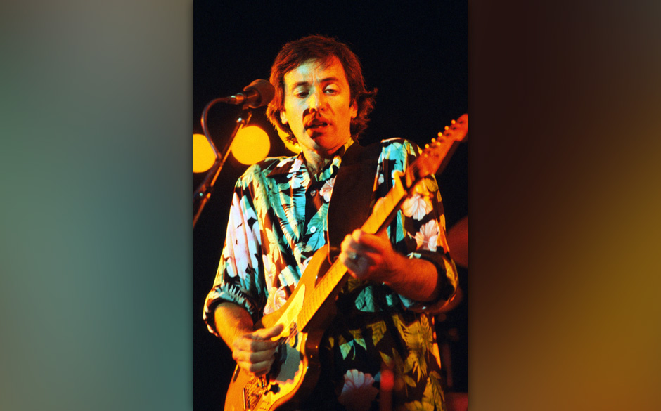 Seine Version klingt härter und schräger als die, die die Stones später einspielten. Man kann sich diesen Song ohne Jag...