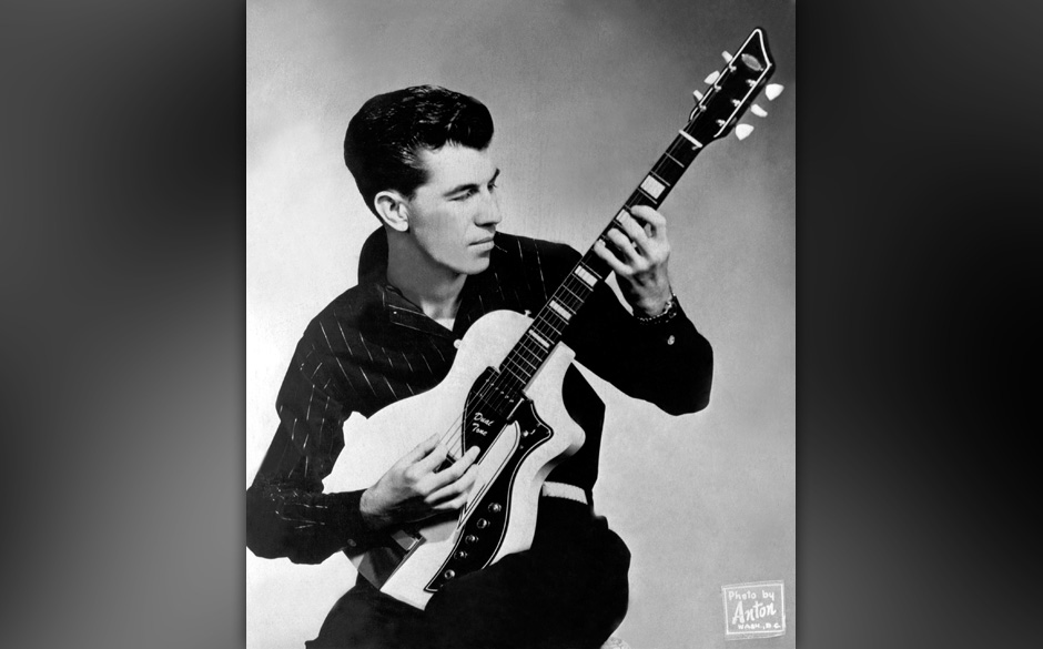 behandelte sein Plektron wie ein Klappmesser und schaffte es, dass Radiosender den Titel boykottierten, weil er als Aufruf...