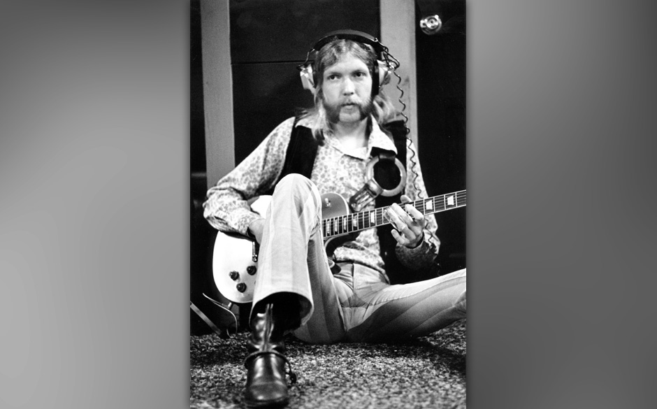 9. Duane Allman. Statesboro Blues – The Allman Brothers Band.
Duane Allman lernte das Slide-Gitarrensolo, das diesen Bli...