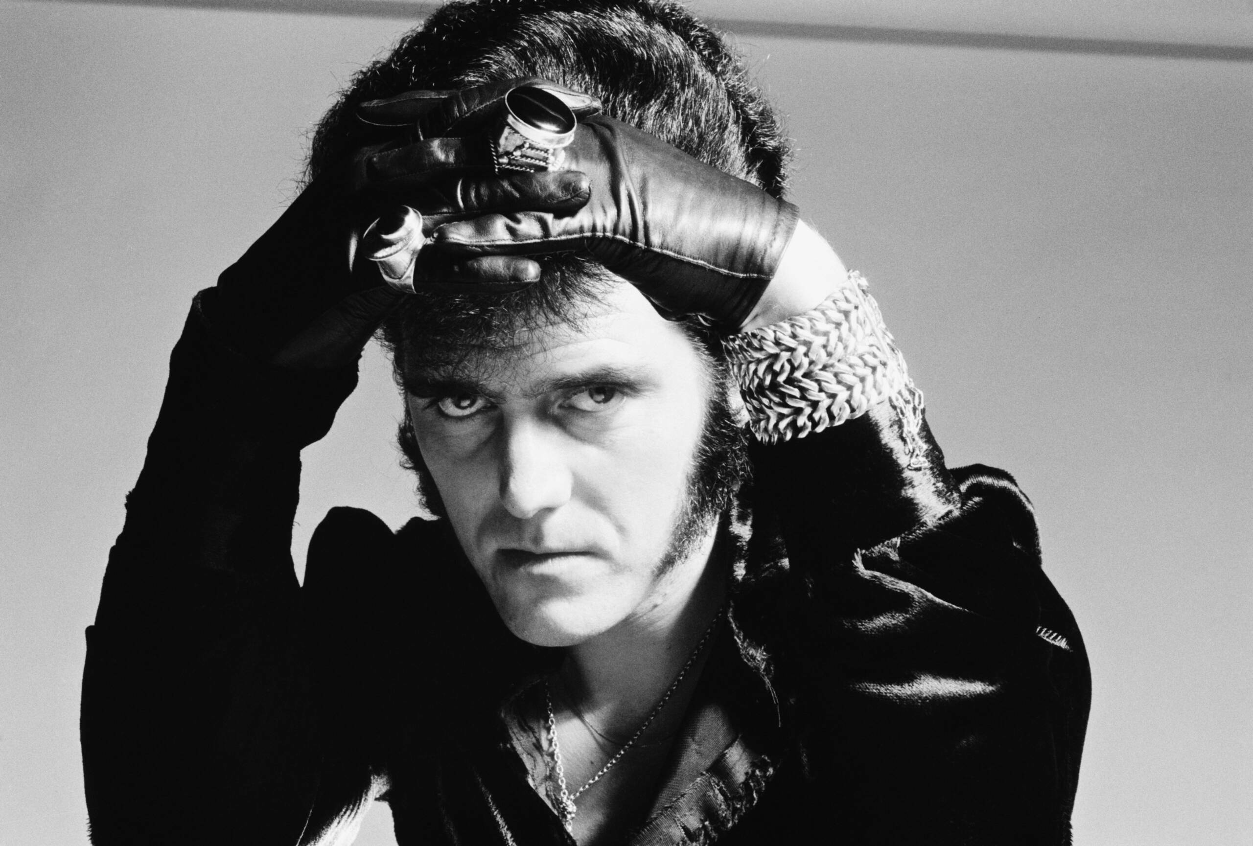 English pop singer Alvin Stardust, London, 16th February 1974. (Photo by Michael Putland/Getty Images)