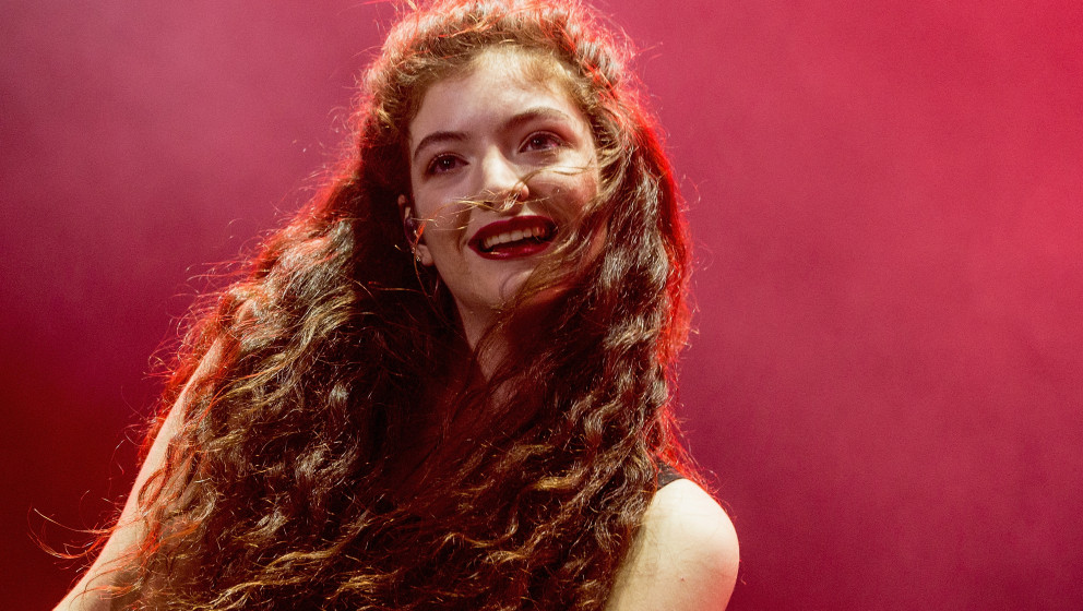 SAO PAULO, BRAZIL - APRIL 05:  Lorde performs on stage during the 2014 Lollapalooza Brazil at Autodromo de Interlagos on Apri