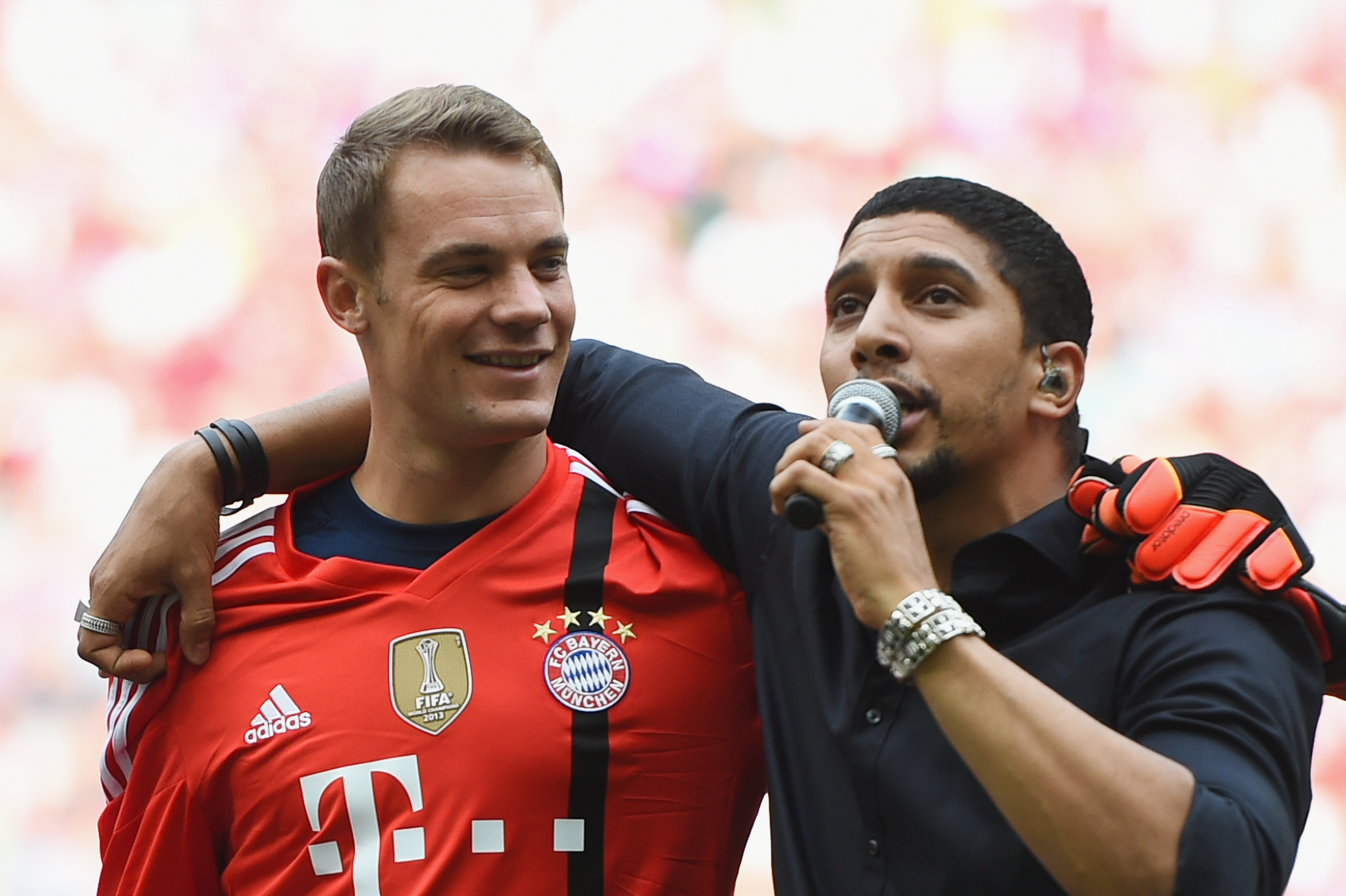 Andreas Bourani (l.)