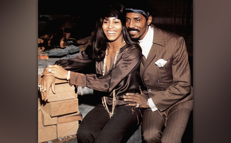 Tina Turner, Ike Turner. Der Schein trügte. Später sollte Tina sich von ihrem gewalttätigen Ehemann trennen und eine So...