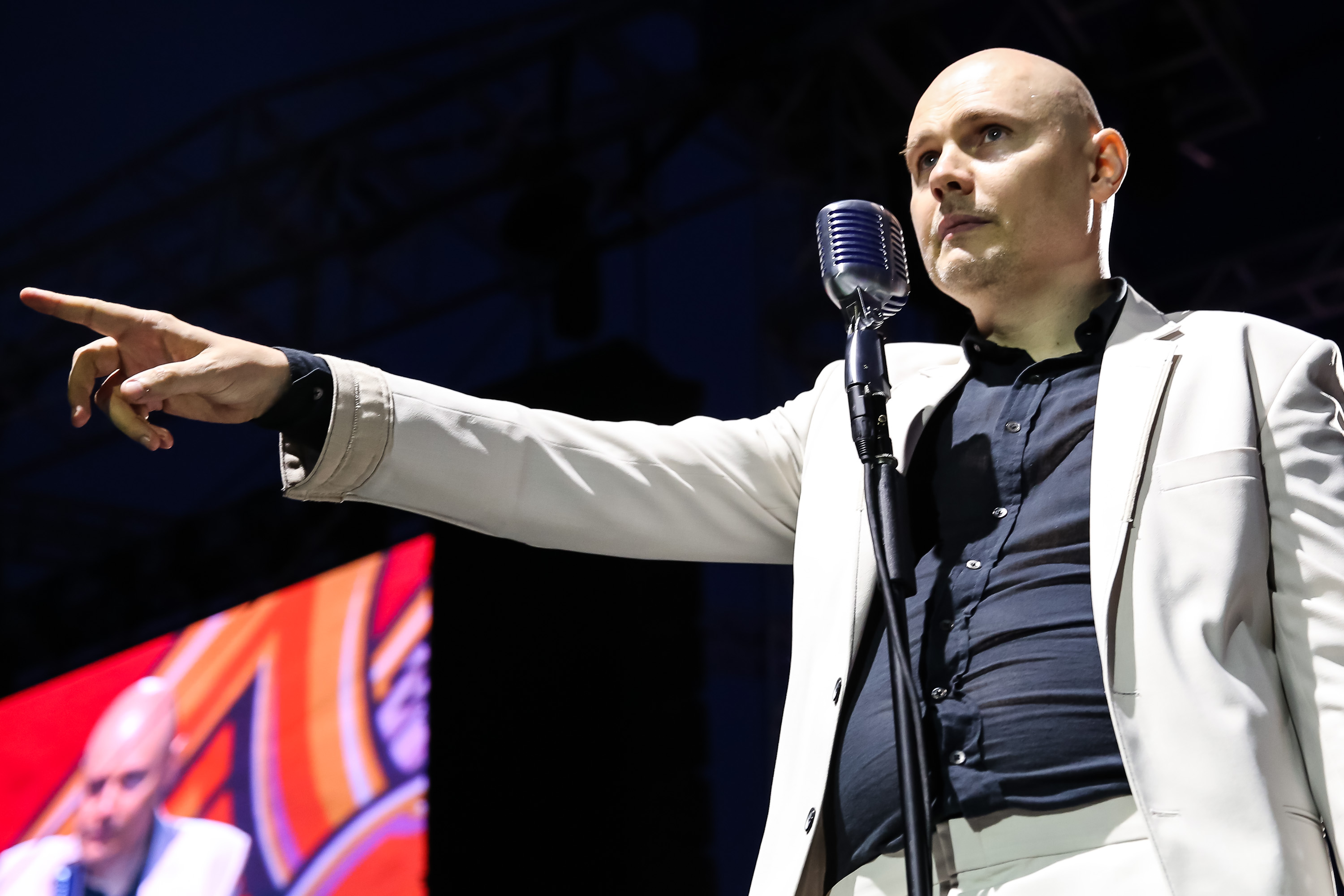 CLEVELAND, OH - JULY 21:  Vocalist Billy Corgan of Smashing Pumpkins accepts the "Vanguard" award at the 2014 Gibson Brand...