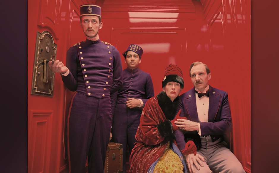 7. The Grand Budapest Hotel

Der hochkomische und im deutschen Görlitz gedrehte Ensemblefilm könnte Wes Andersons Durchb...