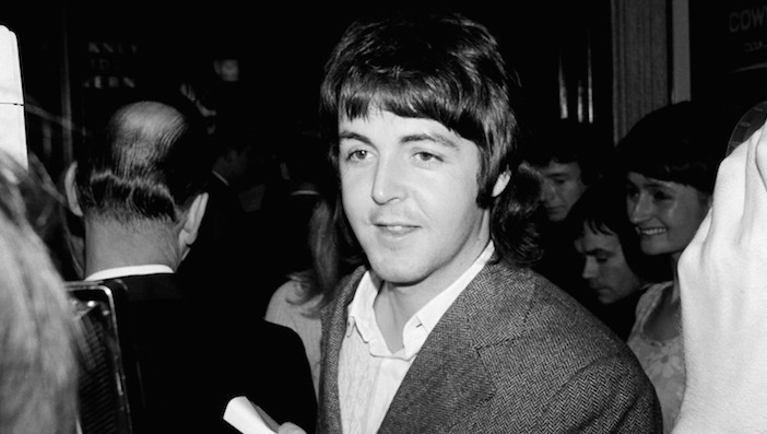 UNITED KINGDOM - SEPTEMBER 25:  Photo of Paul McCARTNEY and BEATLES; Paul McCartney at the opening of 'Midnight Cowboy  (Phot