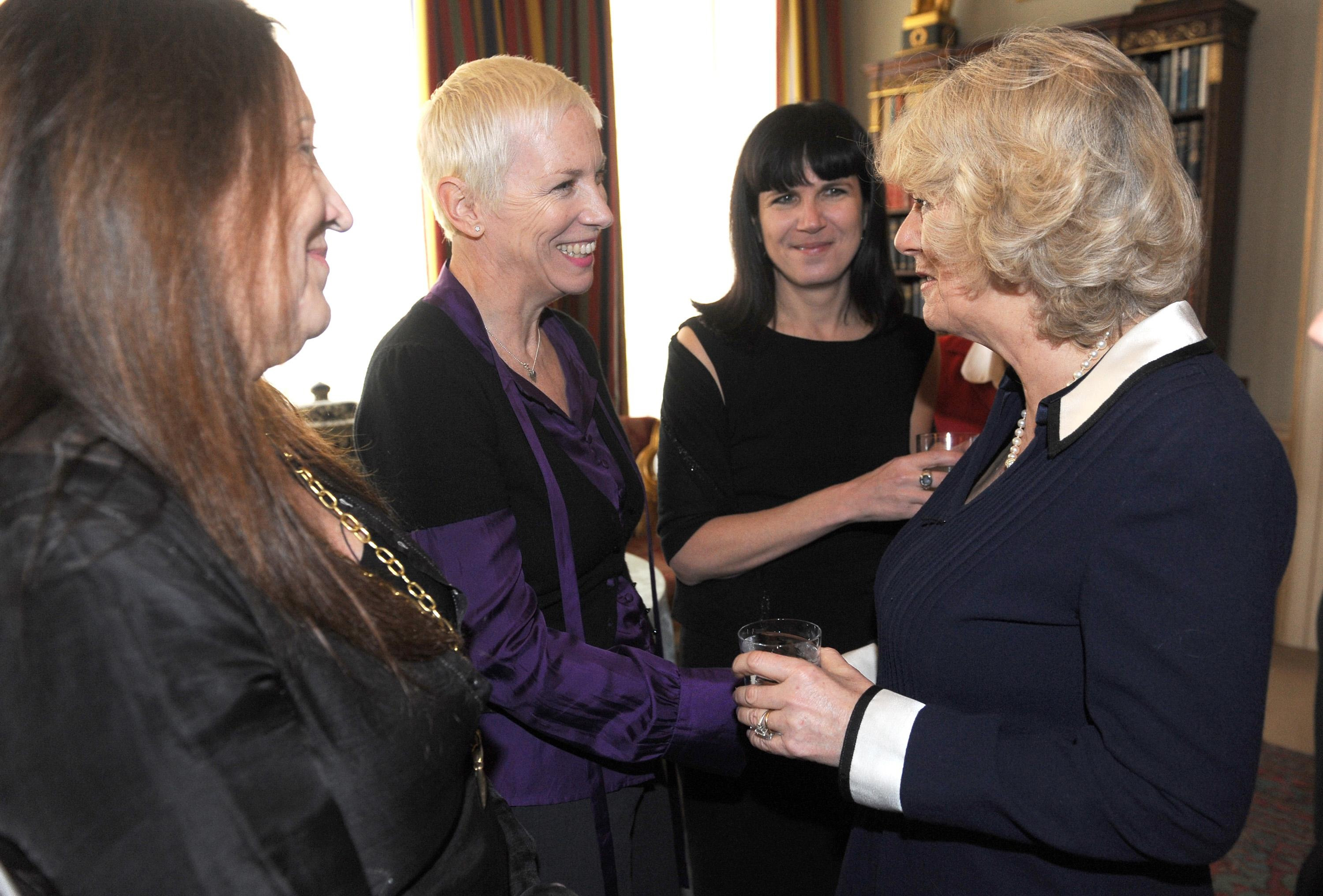 Duchess of Cornwall Camilla eröffnet das "Women of the World Festival".Camilla spricht mit Annie Lennox 2011.