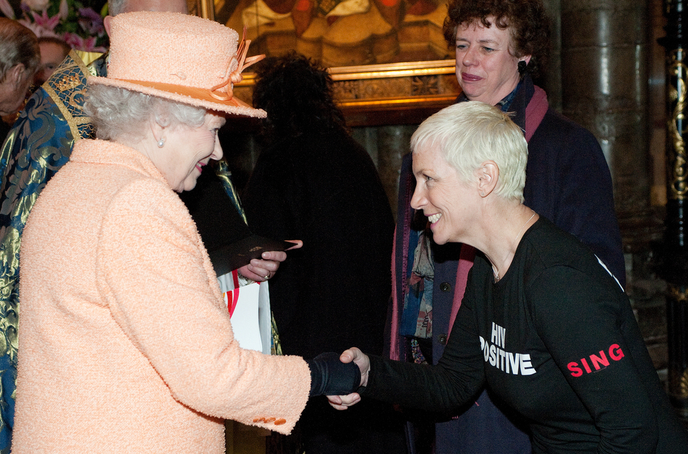 Die Königin von England Elizabeth II trifft Annie Lennox zum Commonwealth Day in der Westminster Abbey 2011. "Frauen im A...