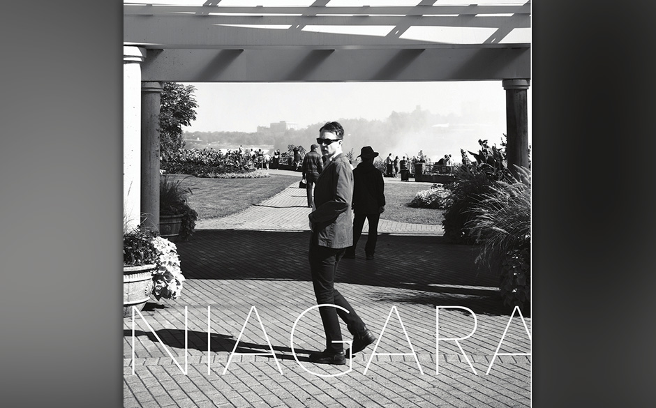 1. John Southworth - 'Niagara'
Er sagt, dass ihm das Konzept erst einfiel, als die Stücke schon geschrieben waren: ein Do...