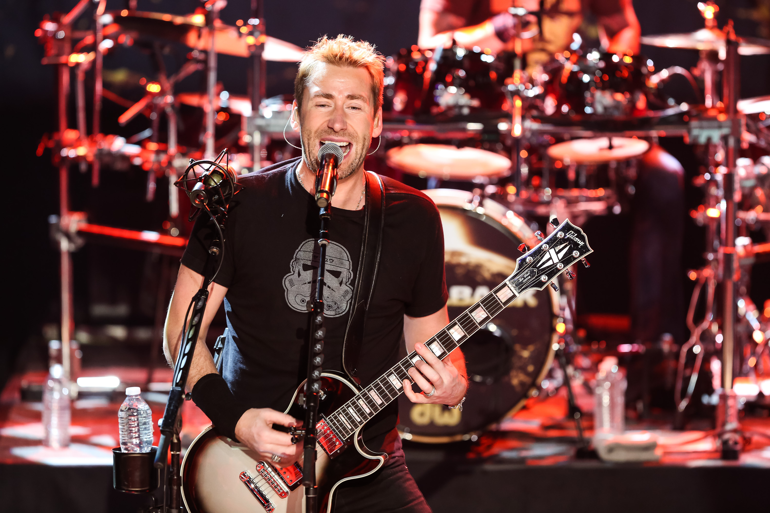 BURBANK, CA - NOVEMBER 18:  Musician Chad Kroeger of Nickelback performs at iHeartRadio Theater on November 18, 2014 in Bu...