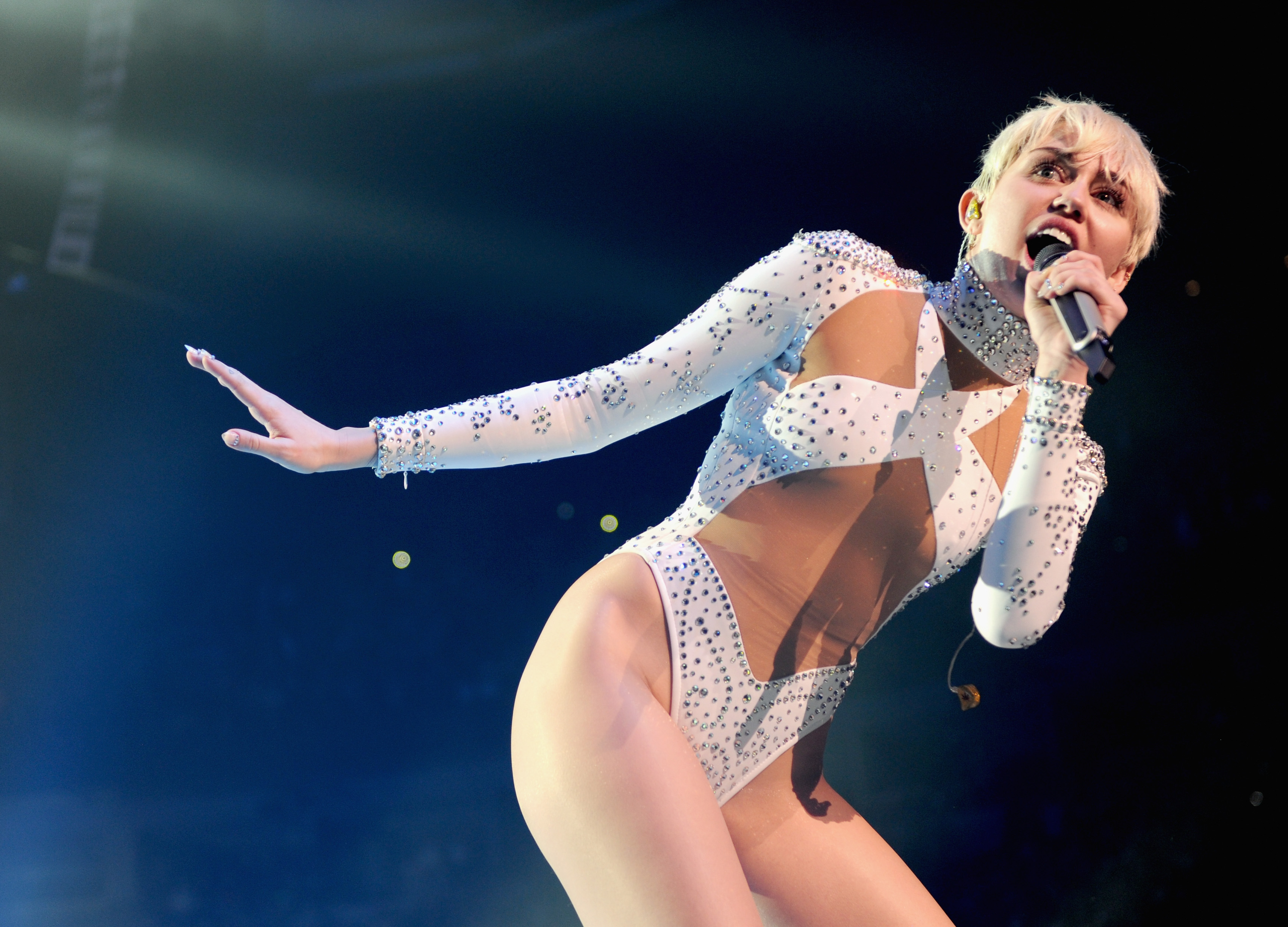 VANCOUVER, BC - FEBRUARY 14:  (EXCLUSIVE COVERAGE) Miley Cyrus performs onstage during her "Bangerz" tour at Rogers Arena ...