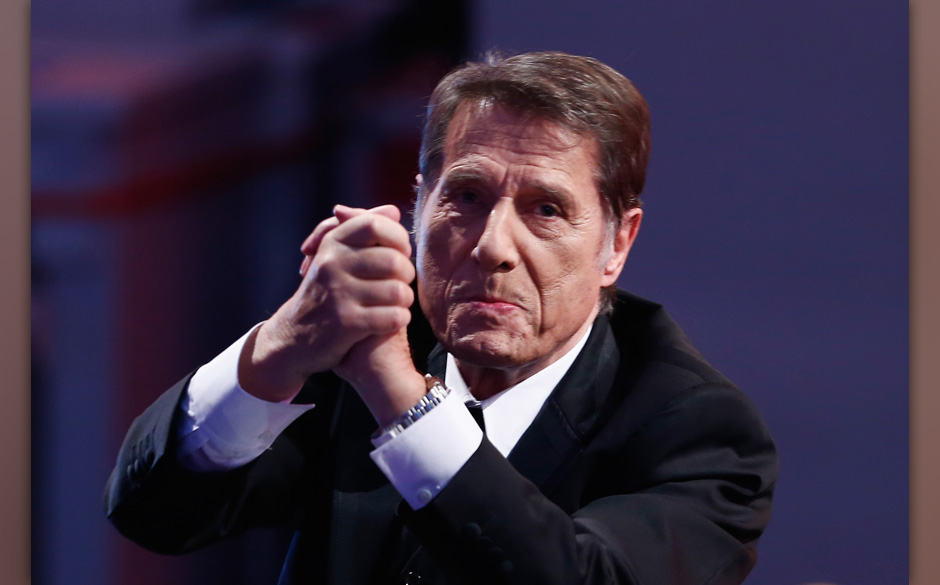 DUESSELDORF, GERMANY - FEBRUARY 22:  Singer Udo Juergens performs on stage during the 'Wetten, dass..?' TV Show from Dusse...