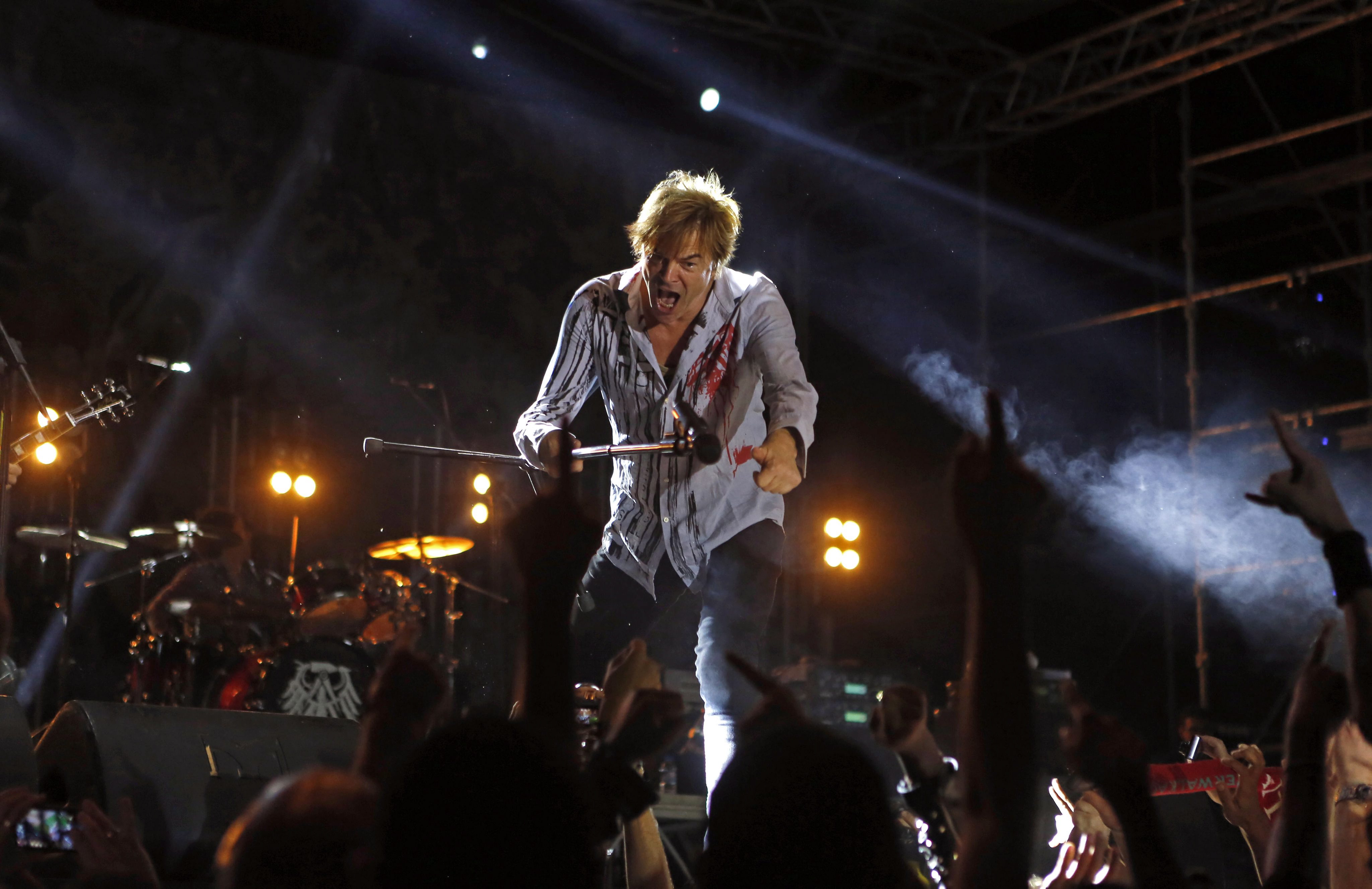 epa04517726 Campino, singer of German punk band Die Toten Hosen, performs during 'A Somewhat Different Anniversary' punk r...