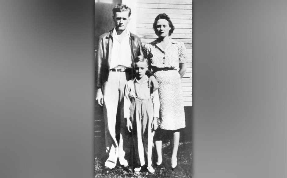 Mit den Eltern Vernon und Gladys