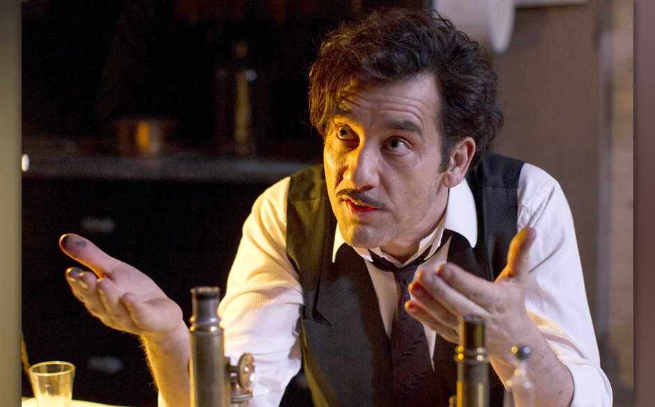 Erwarten Sie also keine klasssiche Arztserie, sondern ein brutales Drama. Geldsorgen, Rassismus, Mafia, Nutten, illegale A...