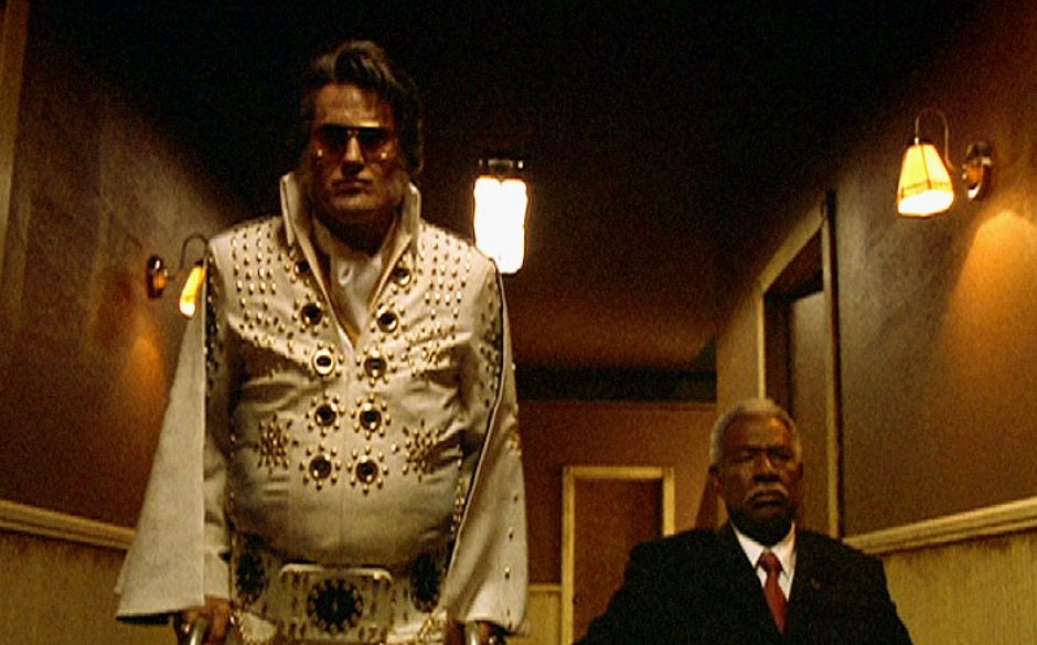 ...welches auch 2002 in "Bubba Ho-Tep" aufgegriffen wird. Hier sitzt Elvis im Altersheim und keiner will ihm glauben. Erst...