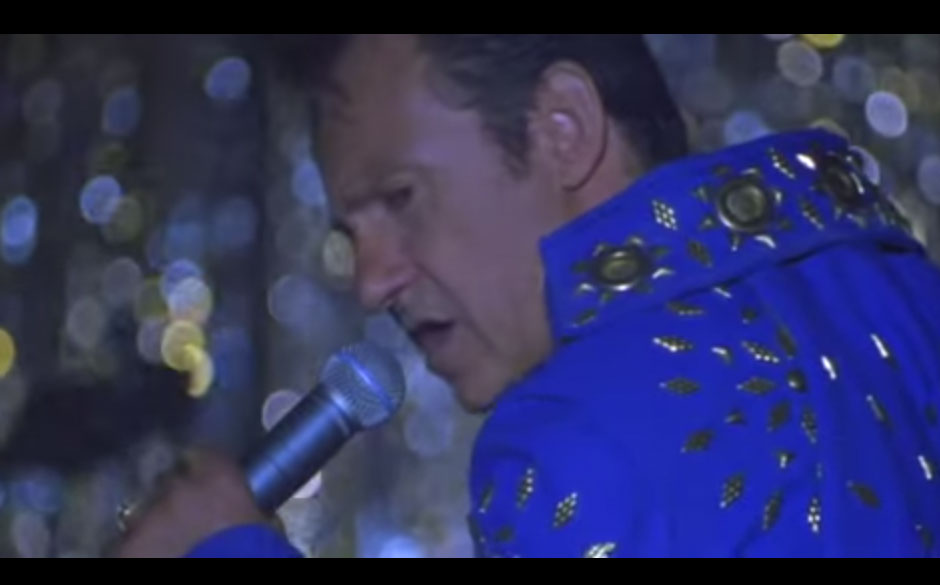 Vielleicht spielt Harvey Keitel 1998 in den Film "Finding Graceland" gar nicht Elvis. Vielleicht nur jemanden der behaupte...