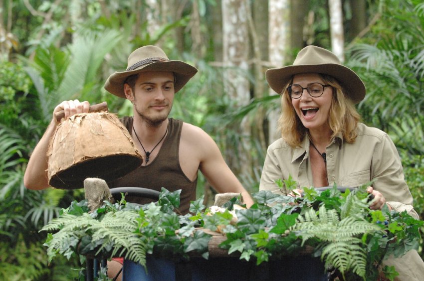 ACHTUNG: SPERRFRIST BIS DI., 27. JANUAR 2015, 23.59 UHR !!!    Tag 12 - Dschungelpr¸fung 12 "Dschungelrasthof": Die verbl...