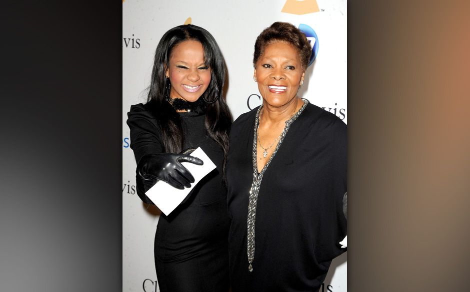 Brown (li.) mit Großcousine Dionne Warwick