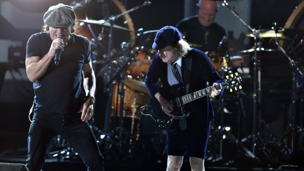 Video: AC/DC schicken Grammys gleich zu Beginn auf den 