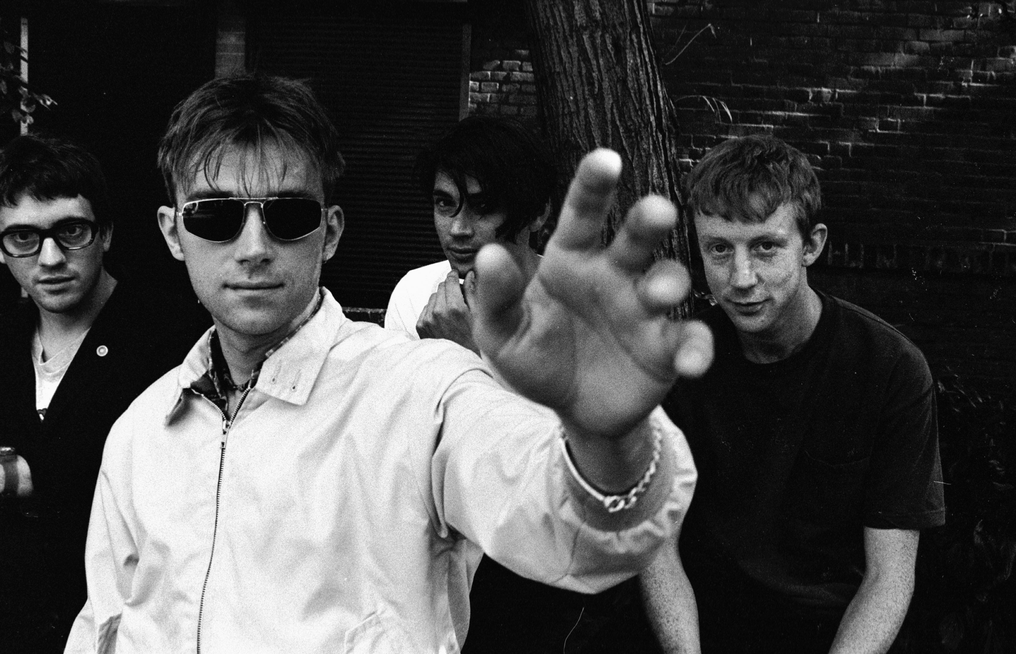 NETHERLANDS - JULY 29:  Photo of BLUR; 29-07-1994 Amsterdam, Blur  (Photo by Paul Bergen/Redferns)