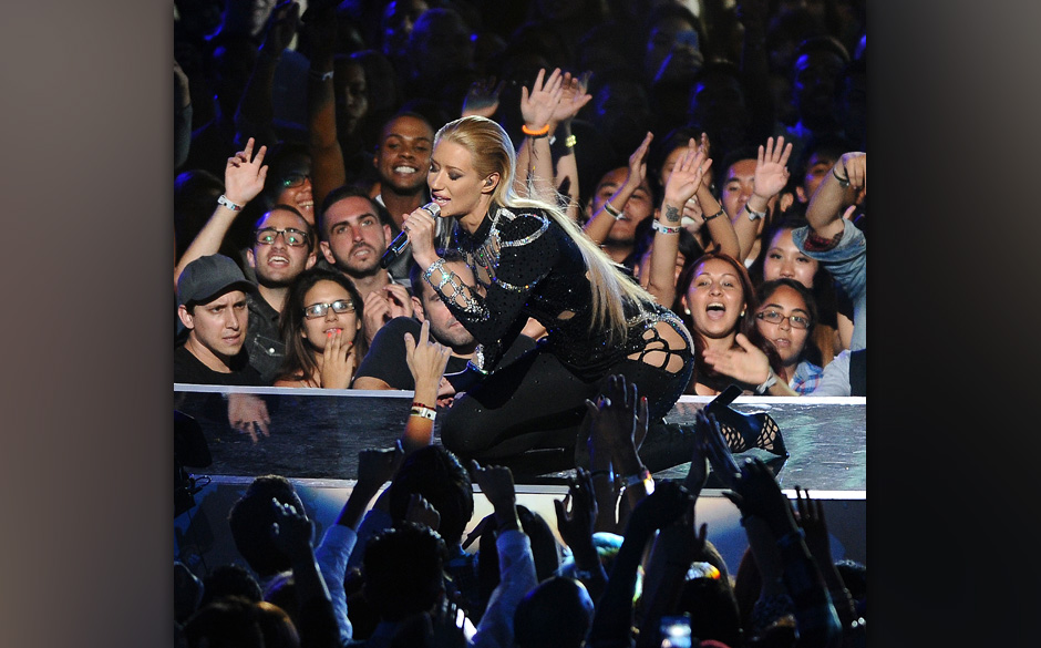 INGLEWOOD, CA - AUGUST 24:  Iggy Azalea performs onstage at the 2014 MTV Video Music Awards at The Forum on August 24, 201...