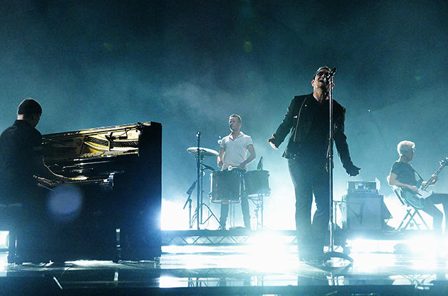 Platz 22: U2

Chris Martin über U2: Und jedes Mal, wenn ich es versuche, fühle ich mich wie ein Idiot, weil nur Bono tat...