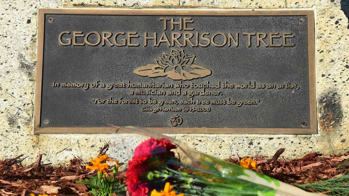 Die Gedenktafel im Griffith Park erinnert an George Harrison, der als großer Humanist geehrt wird