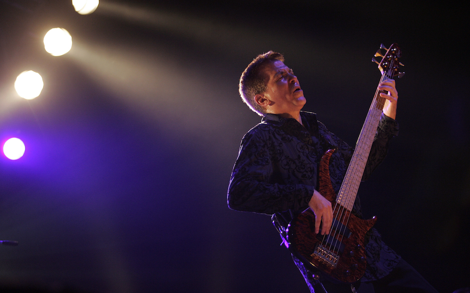 9-3-2006 Rotterdam, AhoyToto, "Falling in Between Tour"Mike Porcaro, bassCopyright Paul Bergen