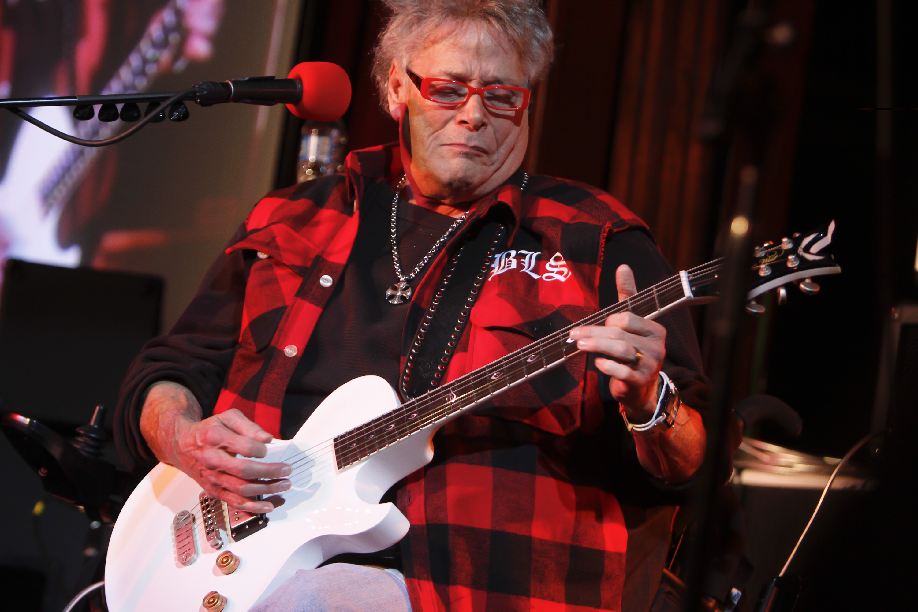 66. Leslie West. Mississippi Queen –
Mountain, 1970. Leslie West war der größte jüdische 120-Kilo-Gitarrist aller Zei...