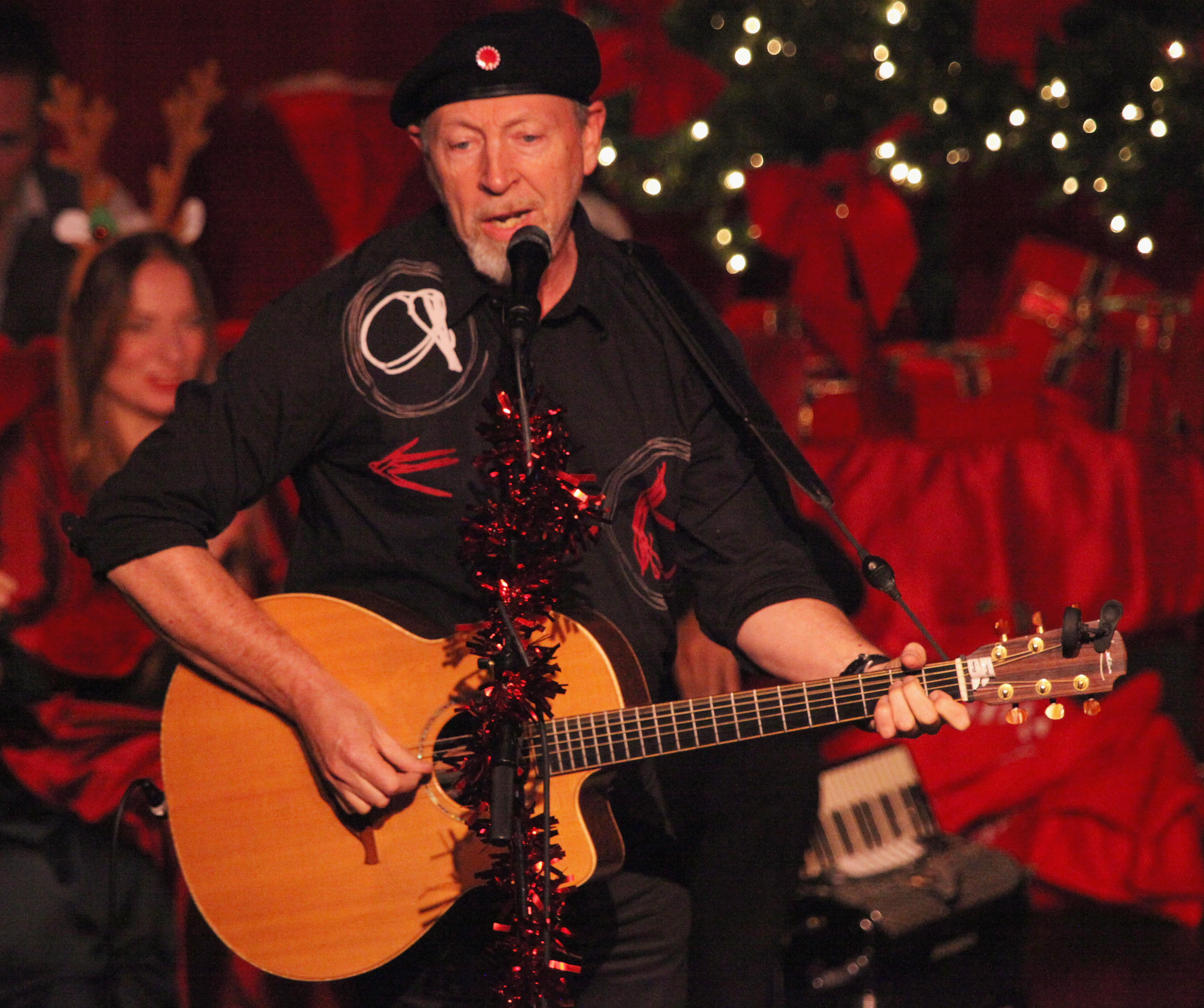 Seinen Stil hat er als „Spiel im Einklang mit sich selbst“ charakterisiert. Hier klingt er wie drei von seiner Sorte.